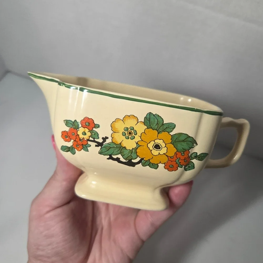 Homer Laughlin Floral Covered Sugar Bowl & Gravy Boat Cream Ivory USA